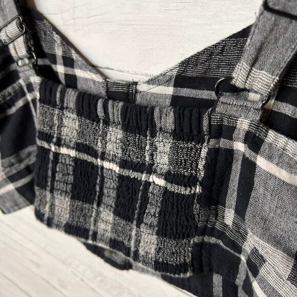 American Eagle Top Womens Size Medium Black & White Gingham Crop Tank Buttons - Picture 13 of 16